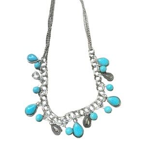 Turquoise & Silver Necklace 🦋 (Like New - Great Condition) ✨